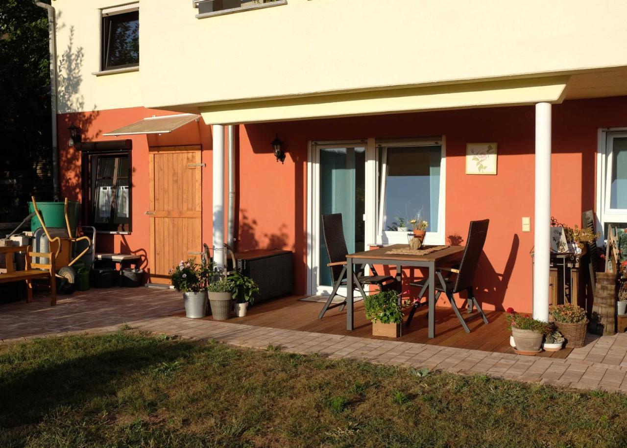 Ferienwohnung Im Paradies Momlingen Exterior photo